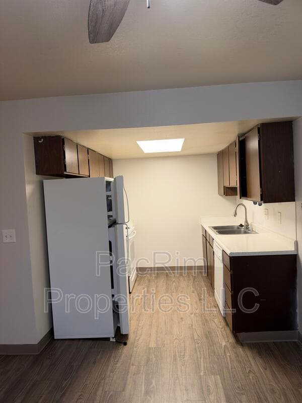 Anchorage House: 3230 Boniface Parkway #13