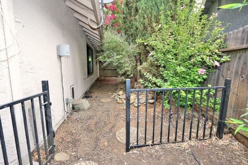 Gold River House: 2173 Roaring Camp Drive