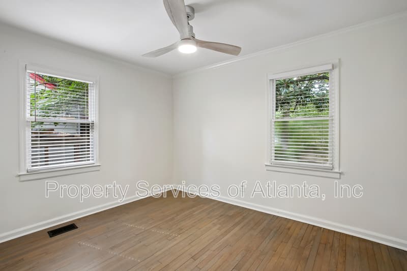 Atlanta House: 1649 Beecher St SW