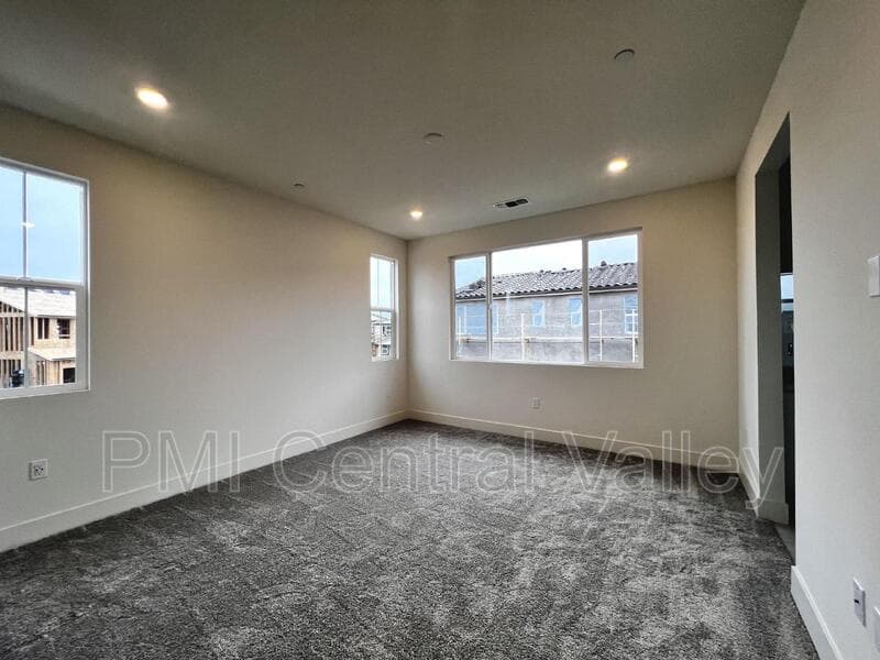 Manteca House: 3275 Hayduke Street