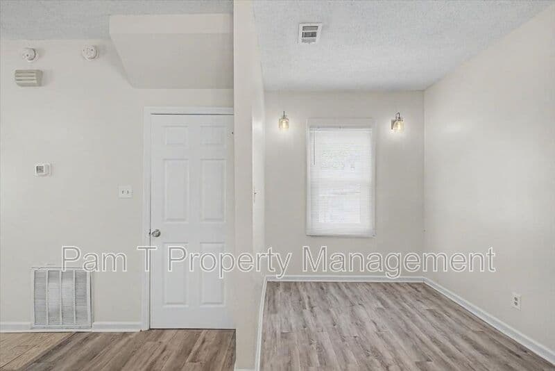 Savannah Townhome: 814 Ott St