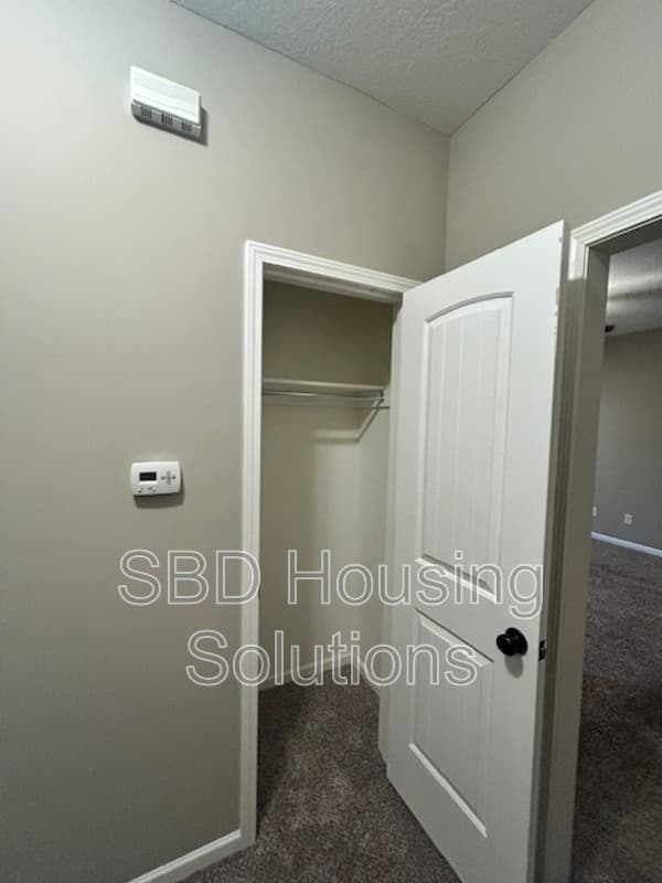 Blue Springs House: 8901 SW 8th St