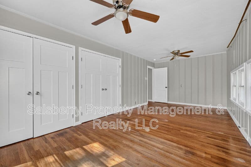 River Oaks House: 4833 Black Oak Lane