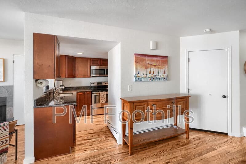 Lakewood Townhome: 5428 West 17th Avenue