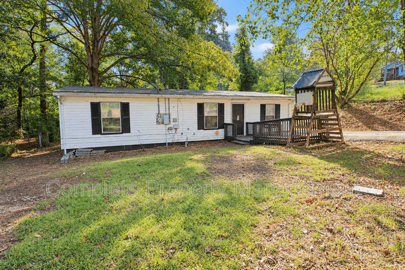 Birmingham House: 205 Tucker Avenue