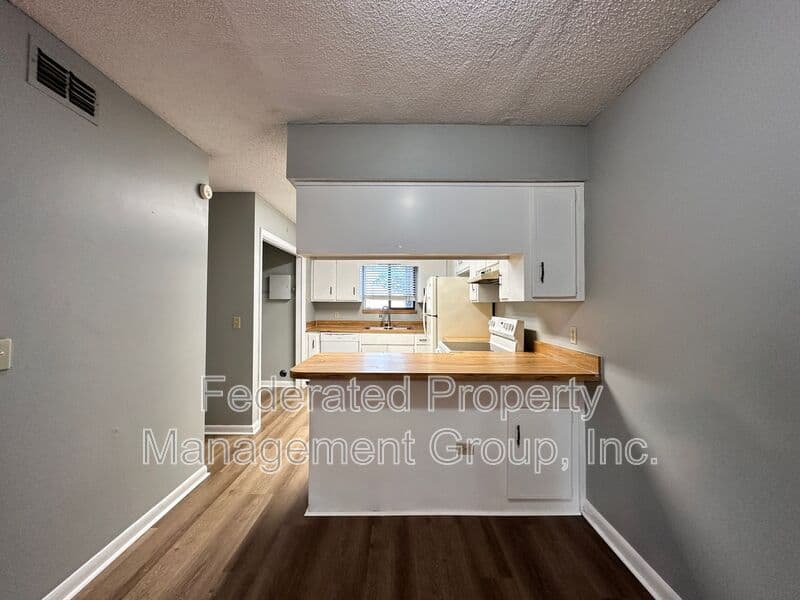 JACKSONVILLE House: 4443 WINDERGATE DR