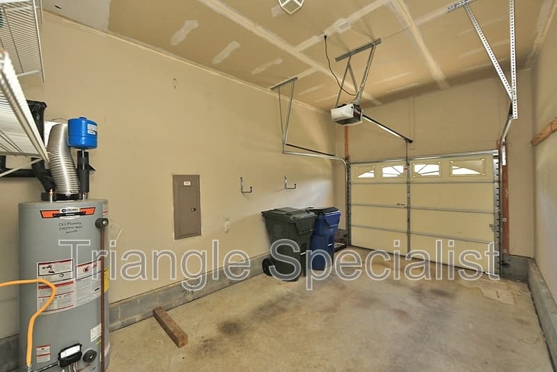 Raleigh House: 5513 Creekdale Circle