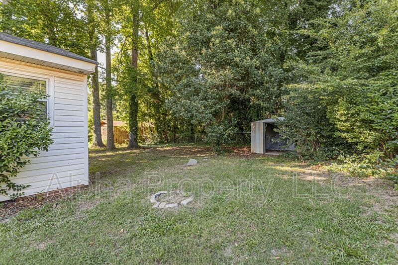 Greenville House: 123 LeGrand Blvd