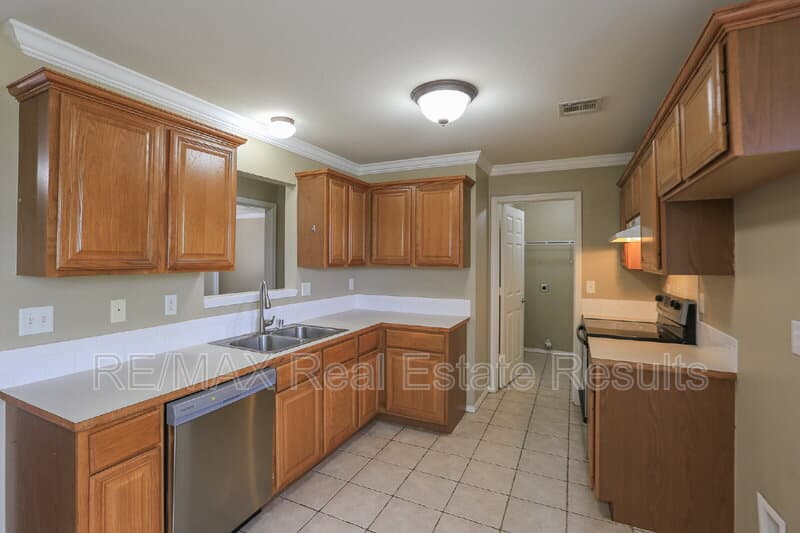 Centerton House: 1071 Evergreen St