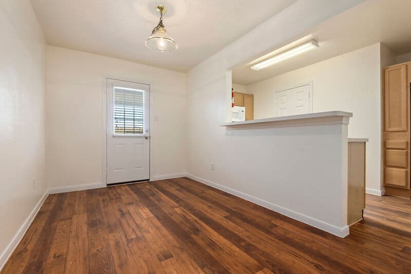 Dickinson Townhome: 2102 St Lucia Calle