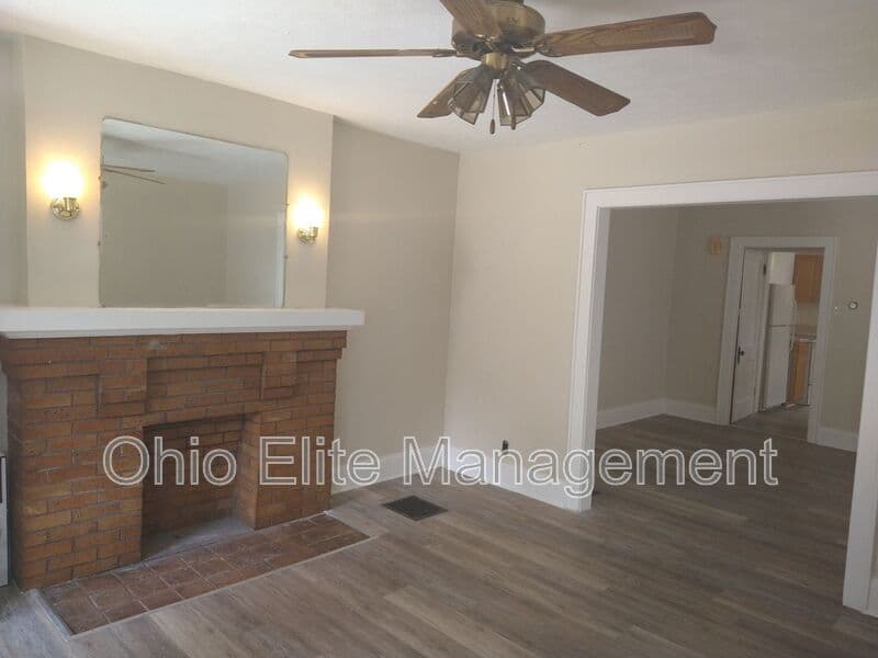 Columbus House: 206 N Harris Ave