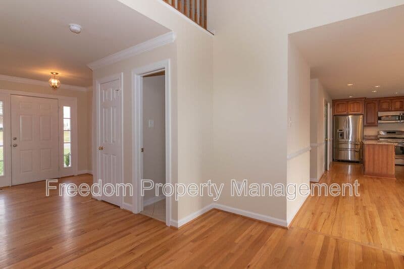 Warrenton House: 80 Brookshire Dr