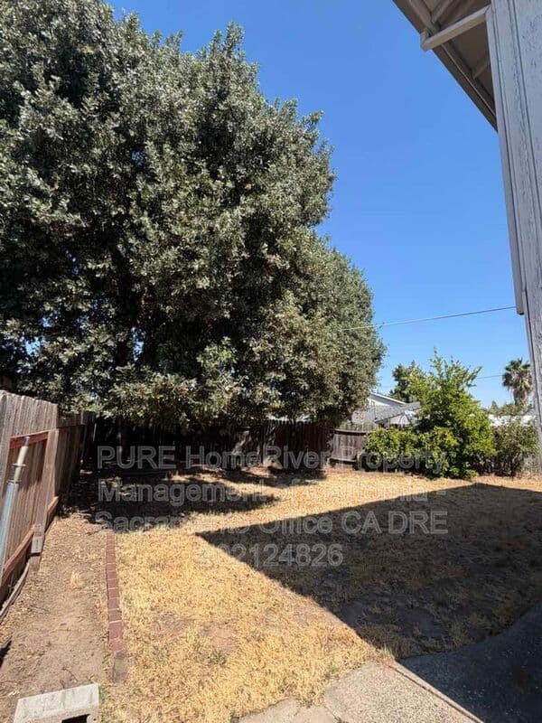 Carmichael House: 5805 Cada Circle