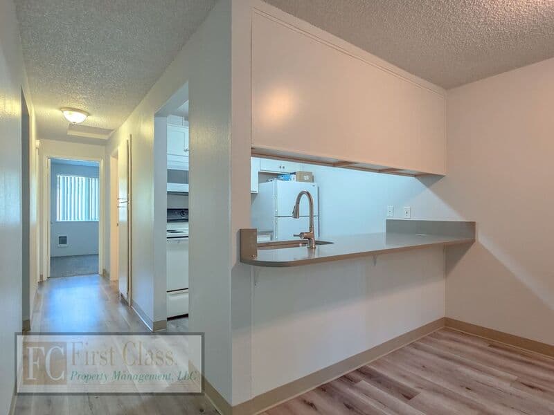 PORTLAND Condo: 3648 SW BEAVERTON HILLSDALE HWY