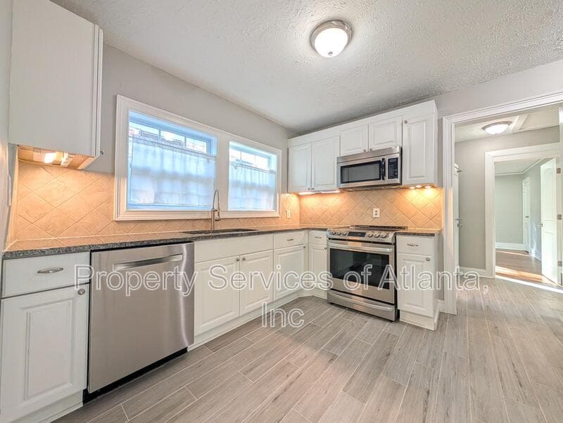 Atlanta House: 1357 Ormewood Ave SE