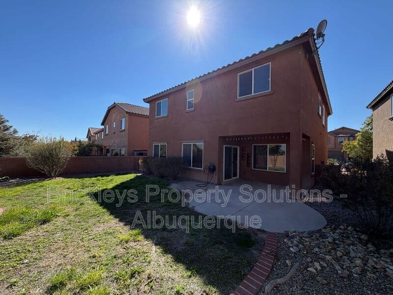 Rio Rancho House: 418 Paseo Roja Pl NE