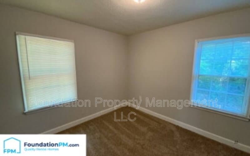 Memphis Condo: 1684 Whitney Avenue