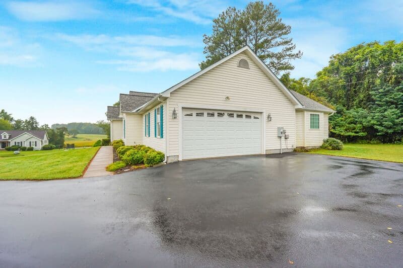 Spotsylvania Courthouse House: 10700 Chancellorville Dr
