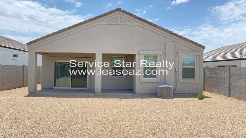 Buckeye House: 30732 W Picadilly Rd
