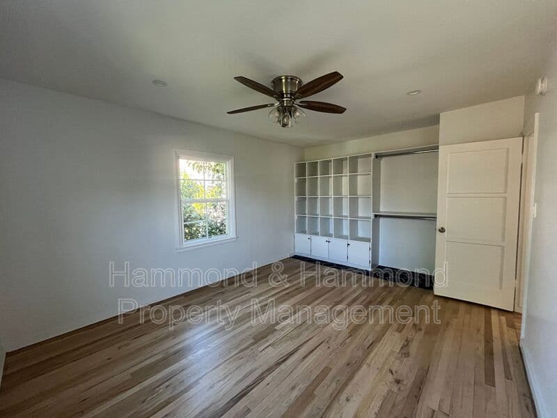 North Hollywood Condo: 11685 Chandler Blvd.