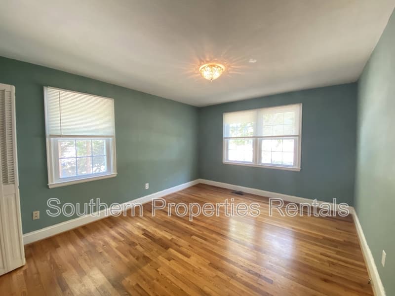 Fayetteville House: 807 Cape Fear Avenue