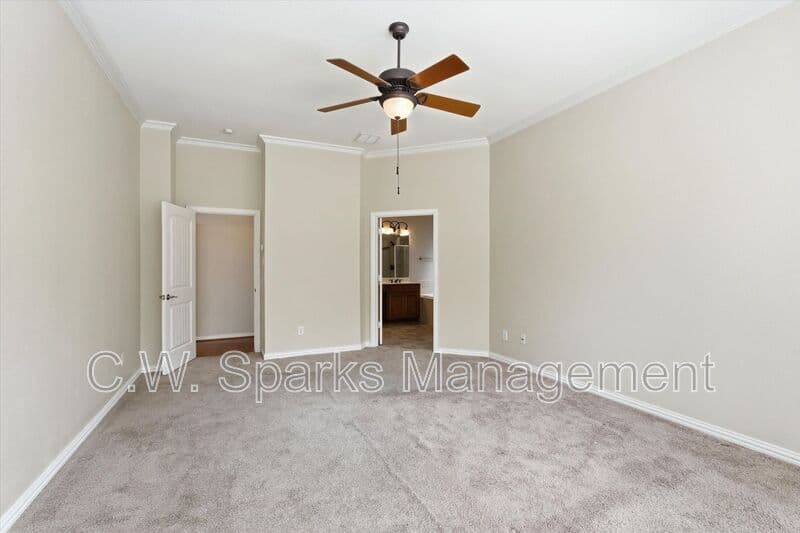 Dallas House: 6716 Prairie Flower Trail