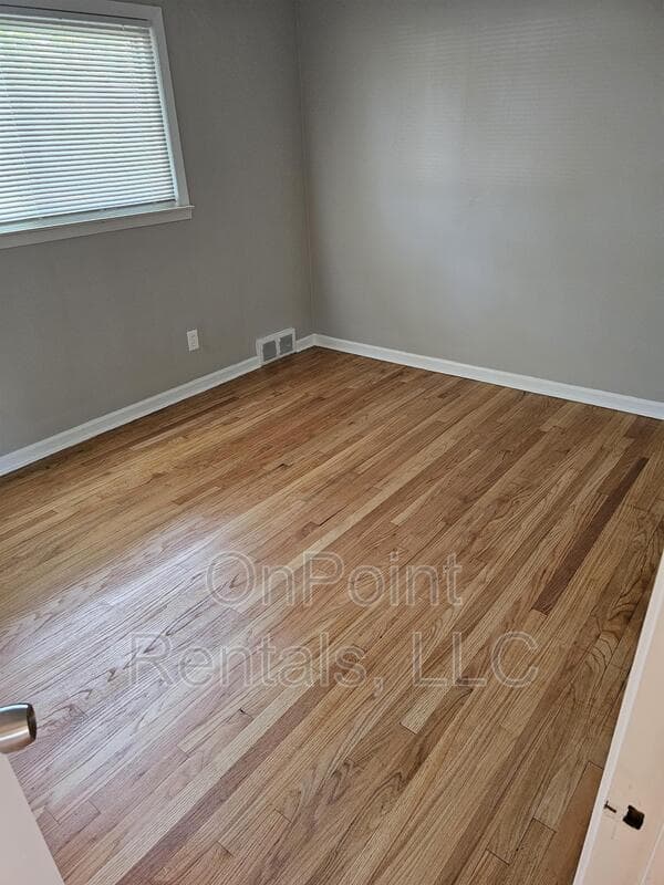 Redford Charter Township House: 26926 Dover