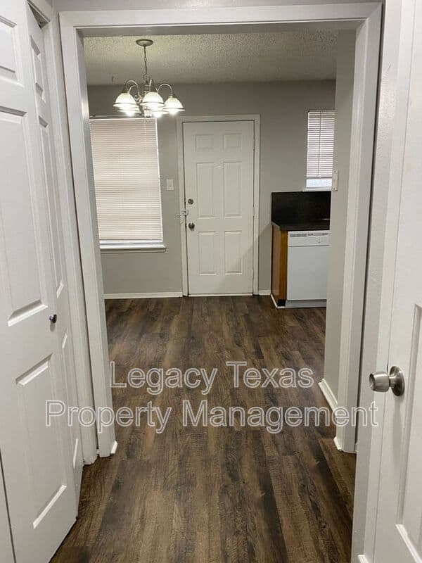 CLEBURNE Condo: 1503 N Nolan River Rd