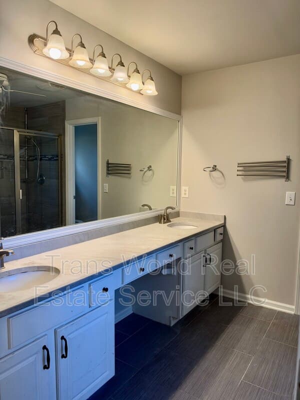 Duluth House: 3354 Roundfield Circle