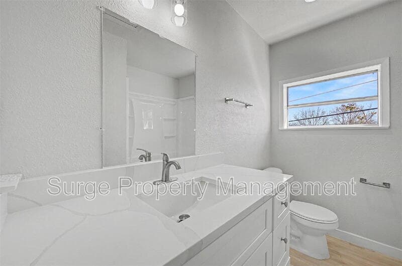 White Settlement Condo: 9021 White Settlement Road