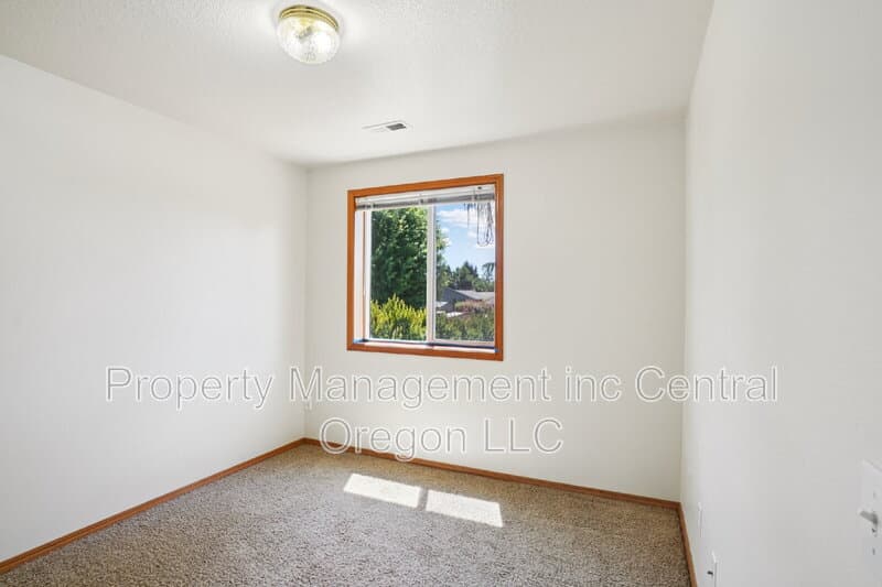 Hubbard Townhome: 2110 Baines Blvd