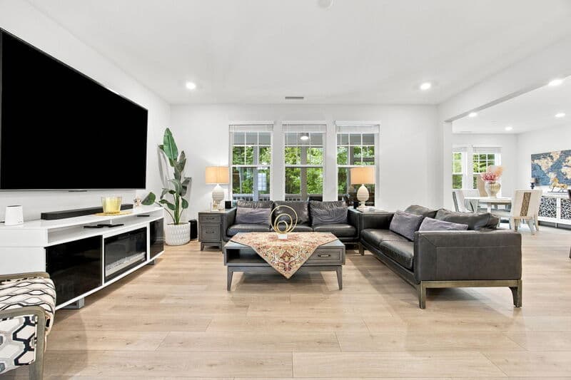 Raleigh House: 7701 Litcham Drive
