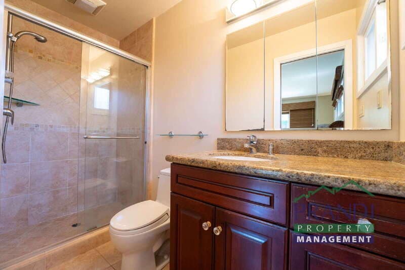 San Rafael House: 164 Madison Ave