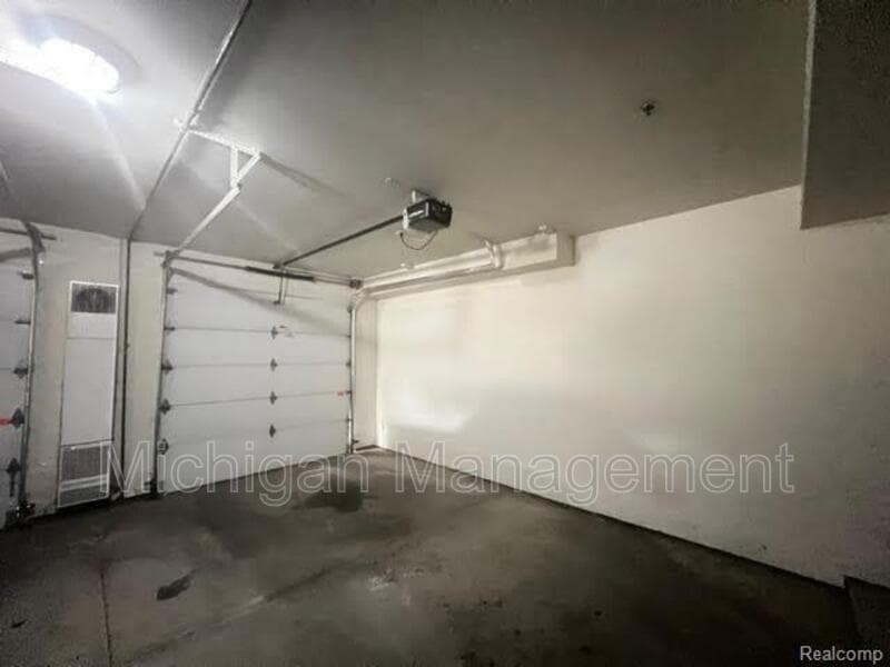 Birmingham Condo: 2727 E Maple Rd