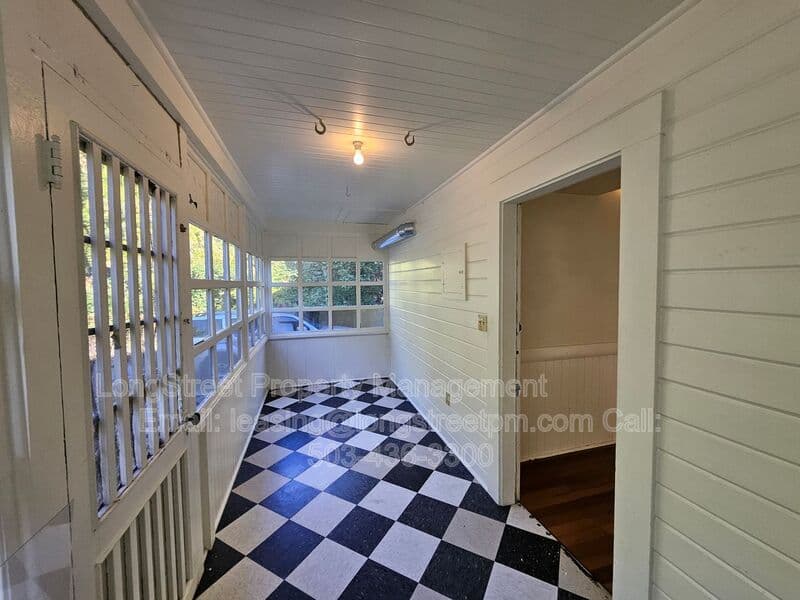 Milwaukie House: 2535 SE Monroe St