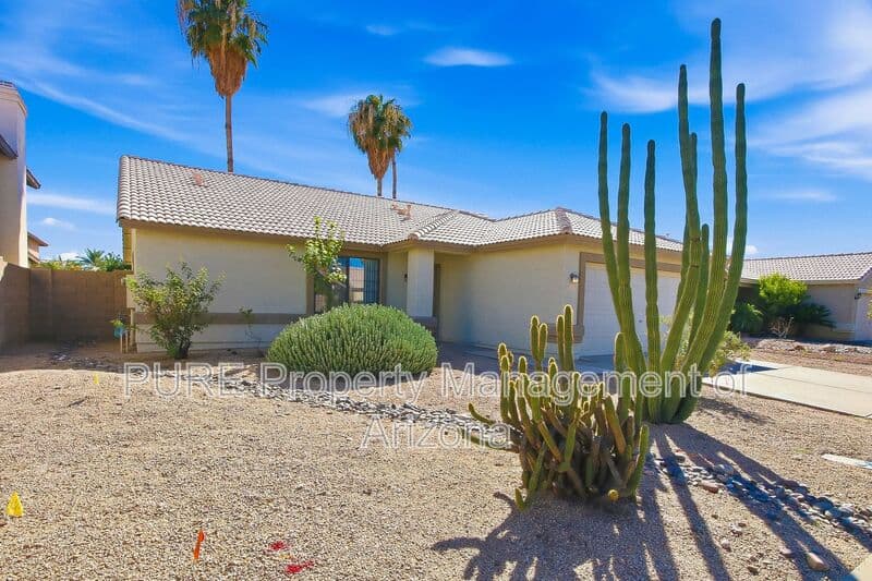 Gilbert House: 507 W Horseshoe Ave