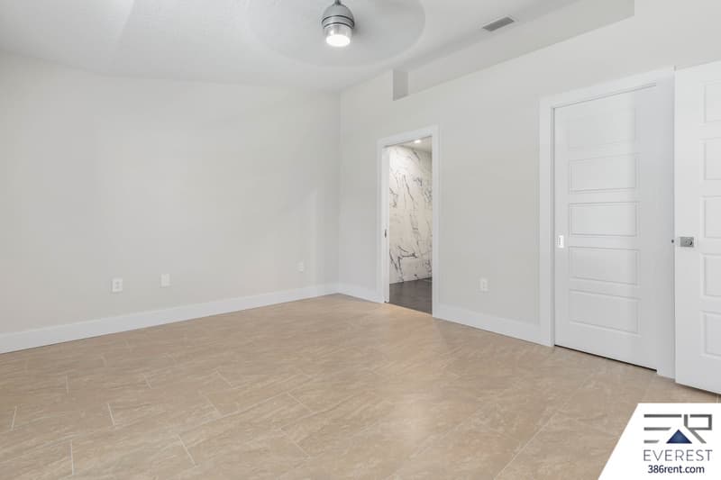 Palm Coast House: 12 Walt Place