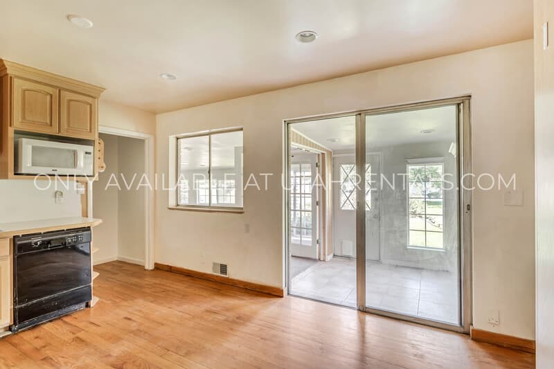 Provo House: 299 E 3200 N
