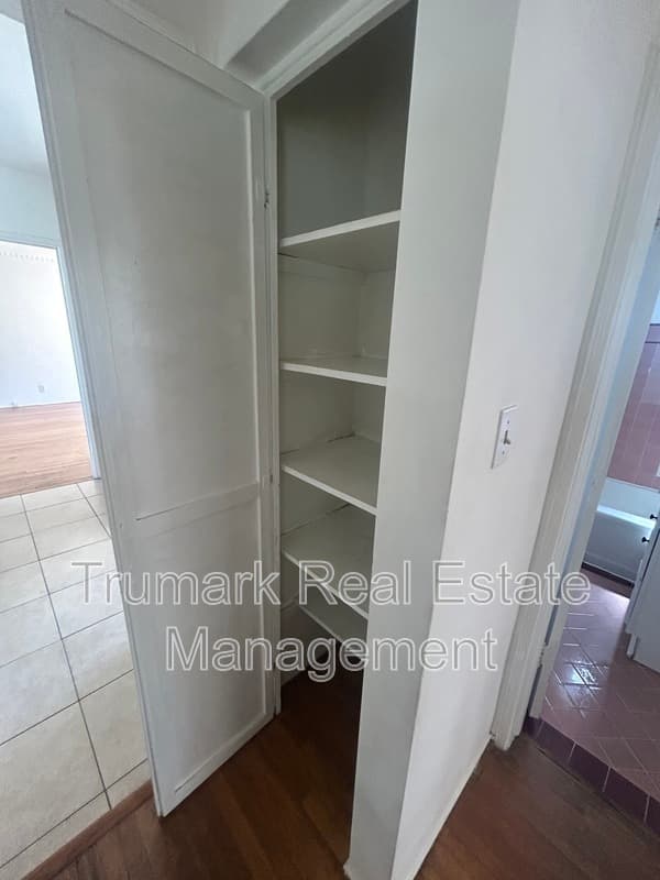 Los Feliz Condo: 3731 Los Feliz Blvd