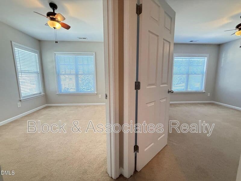 Wake Forest House: 163 Deacon Ridge St