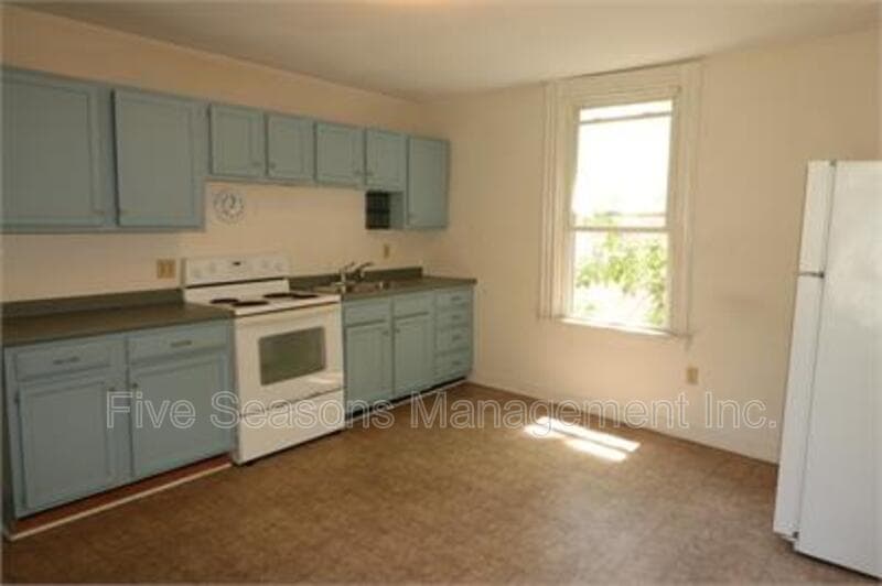 Burlington Condo: 39 B Buell
