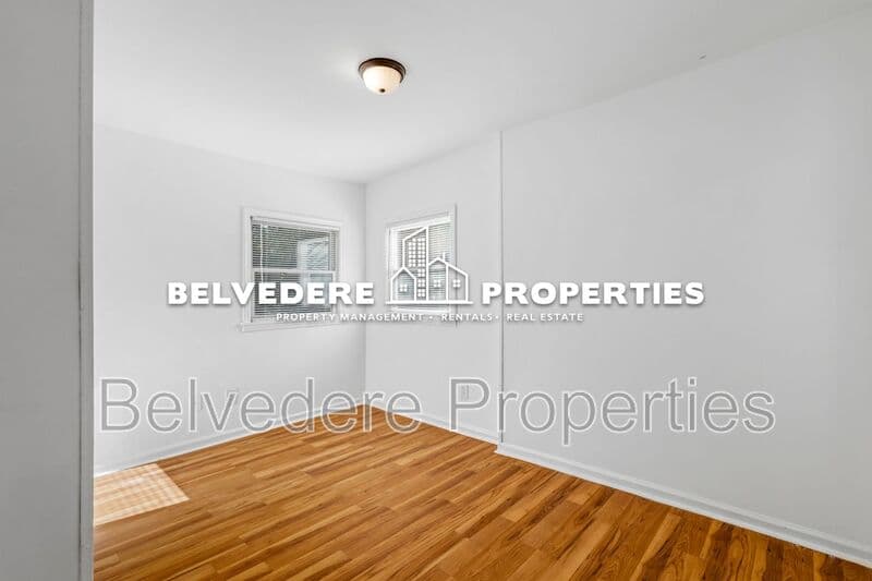 Greensboro House: 2220 Bradley St