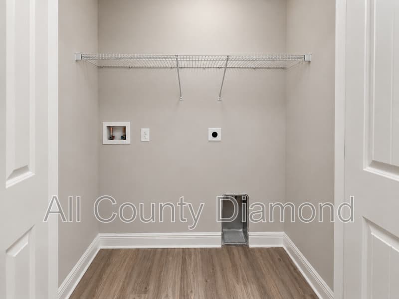 Callaway House: 5940 Callaway Circle