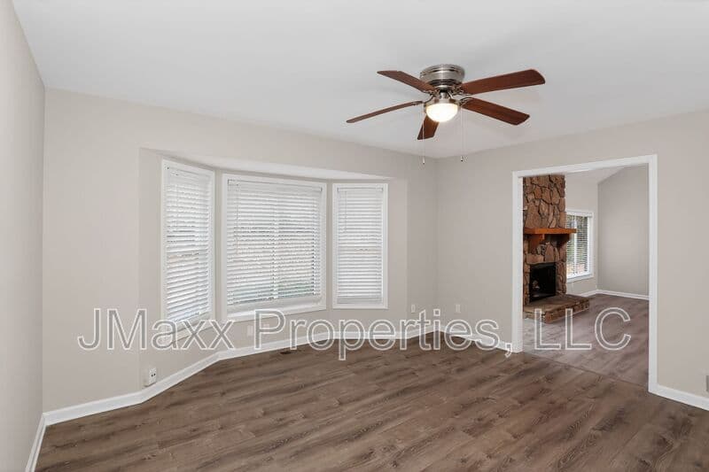 Roswell House: 3445 Johnson Ferry Rd NE