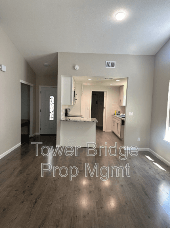Elk Grove House: 7016 Plume Way