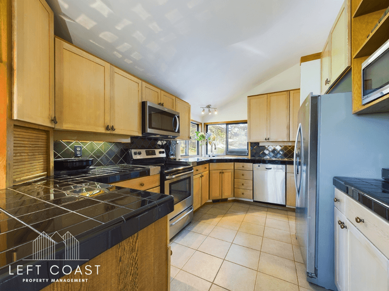 Lincoln City House: 132 Salishan Drive