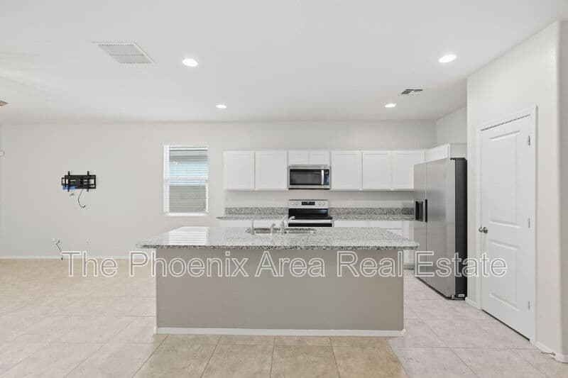 Phoenix House: 7815 W Riverside Ave