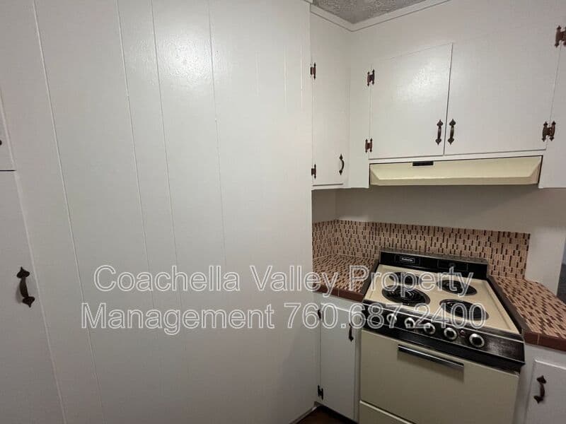 Palm Springs House: 2580 E Tahquitz Canyon Way
