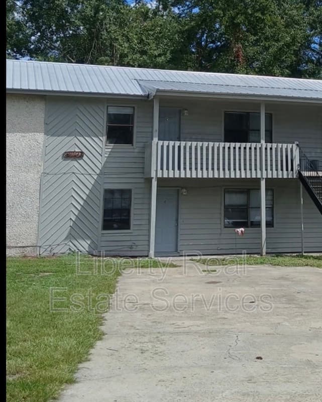 Hinesville House: 910 Berkshire Ter
