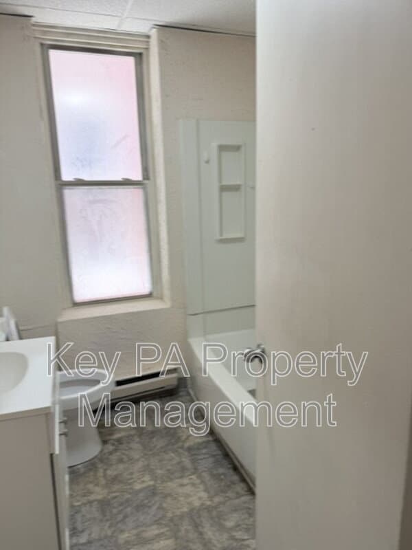 York Condo: 553 W King St